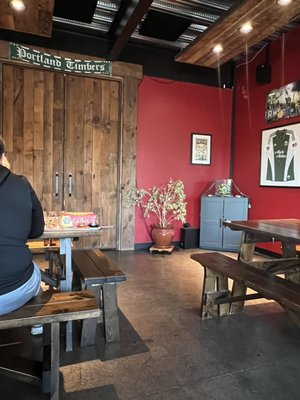 2 Towns Ciderhouse by null