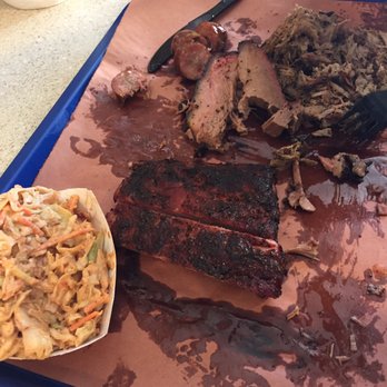 Dave's BBQ - Barbeque Near Me - Virginia Beach, Virginia