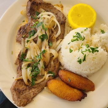 Coco Palm Restaurant - Cuban Near Me - Pomona, California