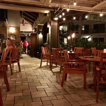 Auntie's Kitchen - Interior - Hawaiian Near Me - Lahaina, Hawaii