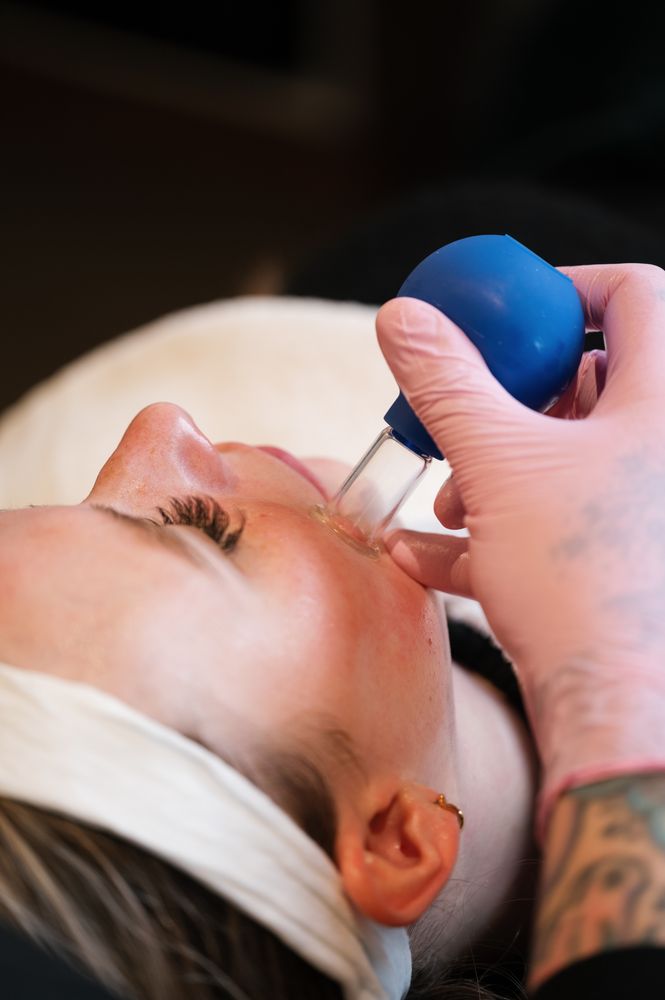 Boss Gal Beauty Bar - Grandview