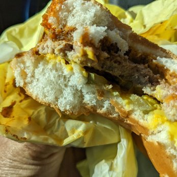 Original Tommy's - Cheeseburger from Barstow location.. Glaring lack of chili - Burgers Near Me - Barstow, California