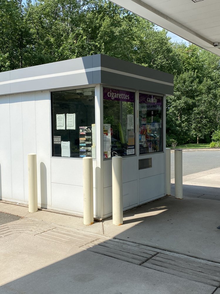 GAS STATION STOP AND SHOP Updated August 2024 33 Grandby St