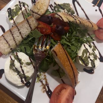 Mannino's Cucina Italiana - Burrata App - Italian Near Me - Pitman, New Jersey