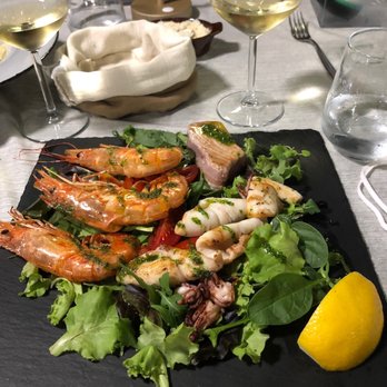 La Posada - Seafood tray. Fresh, flavorful, beautiful presentation. - Seafood Near Me - Corniglia, SP
