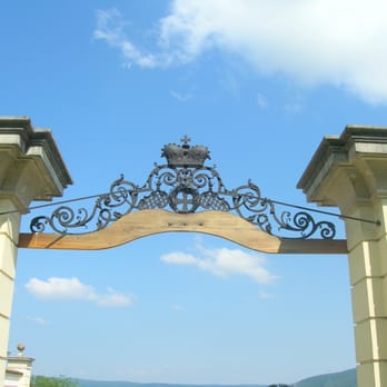 Schloss Hof - gate - Landmarks & Historical Buildings Near Me - Schloßhof, 3