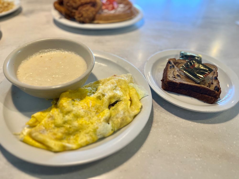 Omelette Cafe Logo
