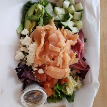Ali'i Coffee - Honolulu - House Salad with Salmon and vinaigrette dressing - Coffee & Tea Near Me - Honolulu, Hawaii Ali'i Coffee - Honolulu - House Salad with Salmon and vinaigrette dressing - Coffee & Tea Near Me - Honolulu, Hawaii