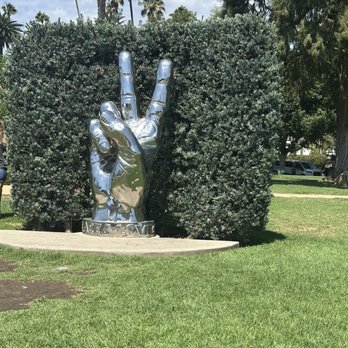 Beverly Hills Park - Peace & Love Statue - dedicated by Ringo Starr - Parks Near Me - Beverly Hills, California