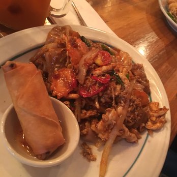 Ayada Thai - Drunken noodles! Very nice - Thai Near Me - Elmhurst, New York
