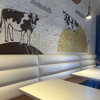 Burger Lounge - Clean and comfy - Burgers Near Me - Coronado, California