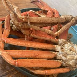 Pops Southern Buffet - Yummy crab legs!!!