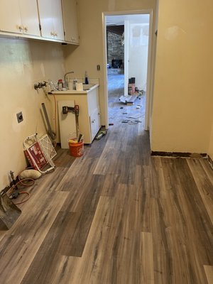 Dominguez Construction Logo