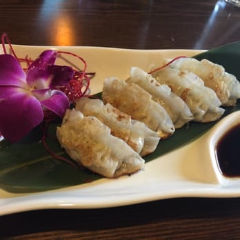 Ho Sushi Bistro - Pan fried pork gyoza, pretty plate and so yummy! - Sushi Bars Near Me - Everett, Washington Ho Sushi Bistro - Pan fried pork gyoza, pretty plate and so yummy! - Sushi Bars Near Me - Everett, Washington