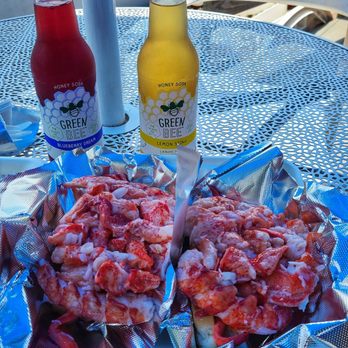 Red's Eats - Believe it or not, there is a roll under all that lobster. - Seafood Near Me - Wiscasset, Maine Red's Eats - Believe it or not, there is a roll under all that lobster. - Seafood Near Me - Wiscasset, Maine
