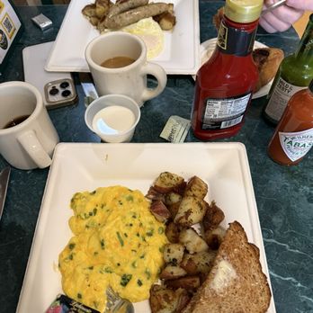 Egghead's Restaurant - Breakfast & Brunch Near Me - Fort Bragg, California