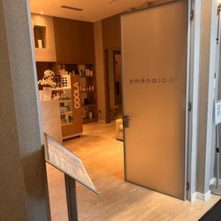 eména spa - Spa entrance