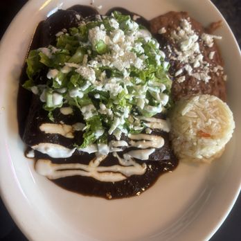 La Diosa de los Moles - Enmoladas con arroz y frijoles - Mexican Near Me - Bell Gardens, California La Diosa de los Moles - Enmoladas con arroz y frijoles - Mexican Near Me - Bell Gardens, California