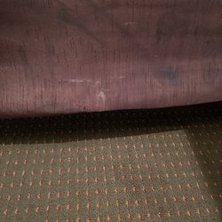 Comfort Inn Moss Point Pascagoula - Nasty bed skirt