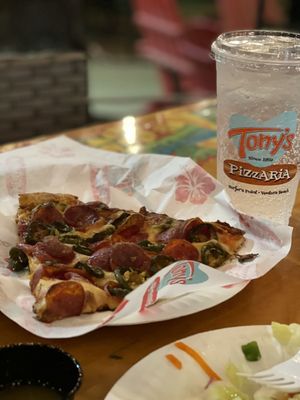 Tony's Pizzaria by null