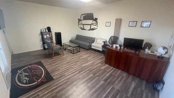 Waiting Room & Facilities -  Y & S Auto - Waiting Room & Facilities -  Y & S Auto