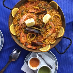 El Charcón - Beautiful paella and amazing mojo sauces