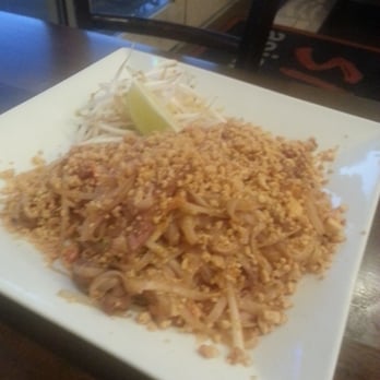 Siu's Asian Bistro - Beef Pad Thai! - Chinese Near Me - Silver Spring, Maryland