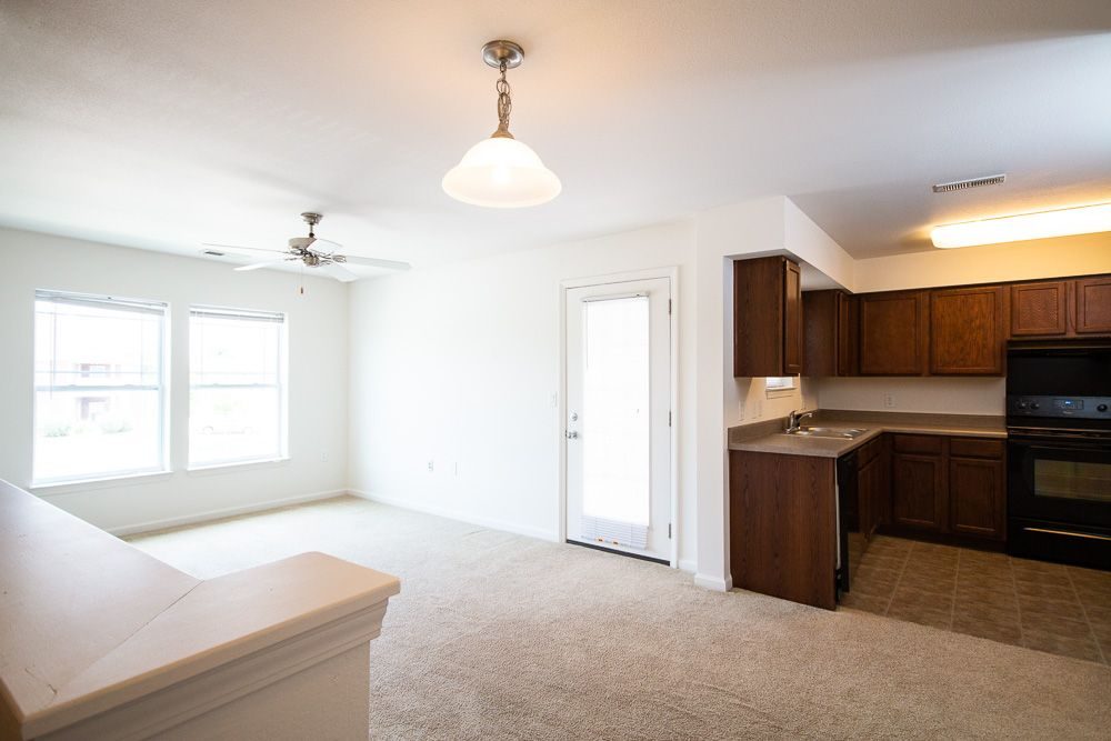 CROSSWINDS AT TRADITION LANE APARTMENTS Updated May 2024 36 Photos