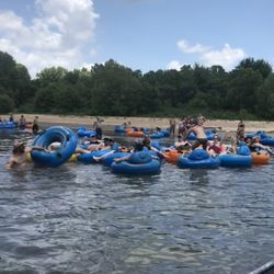 Boguechitto Tubing Center - PARTY!!!