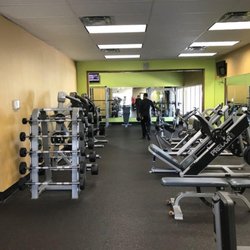 Anytime Fitness - Free weights