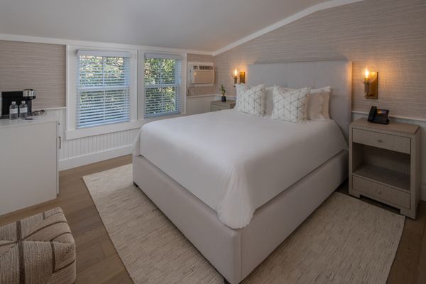 Huntting Inn by null