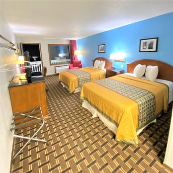 Lakes Inn - 2 beds upper level - Hotels Near Me - Warsaw, Missouri