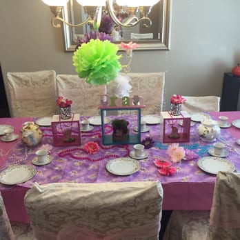 Giggles and Glitter - Table with linens, decorations and tea set they brought - Party & Event Planning Near Me Giggles and Glitter - Table with linens, decorations and tea set they brought - Party & Event Planning Near Me
