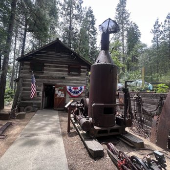 Yosemite Mountain Sugar Pine Railroad - Yosemite Mountain Sugar Pine Railroad train ride in Fish Camp, CA - Tours Near Me - Fish Camp, California