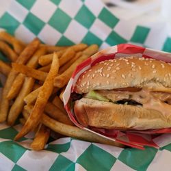 YSG Halal YeeShaans Grubb - Amryeecan burger