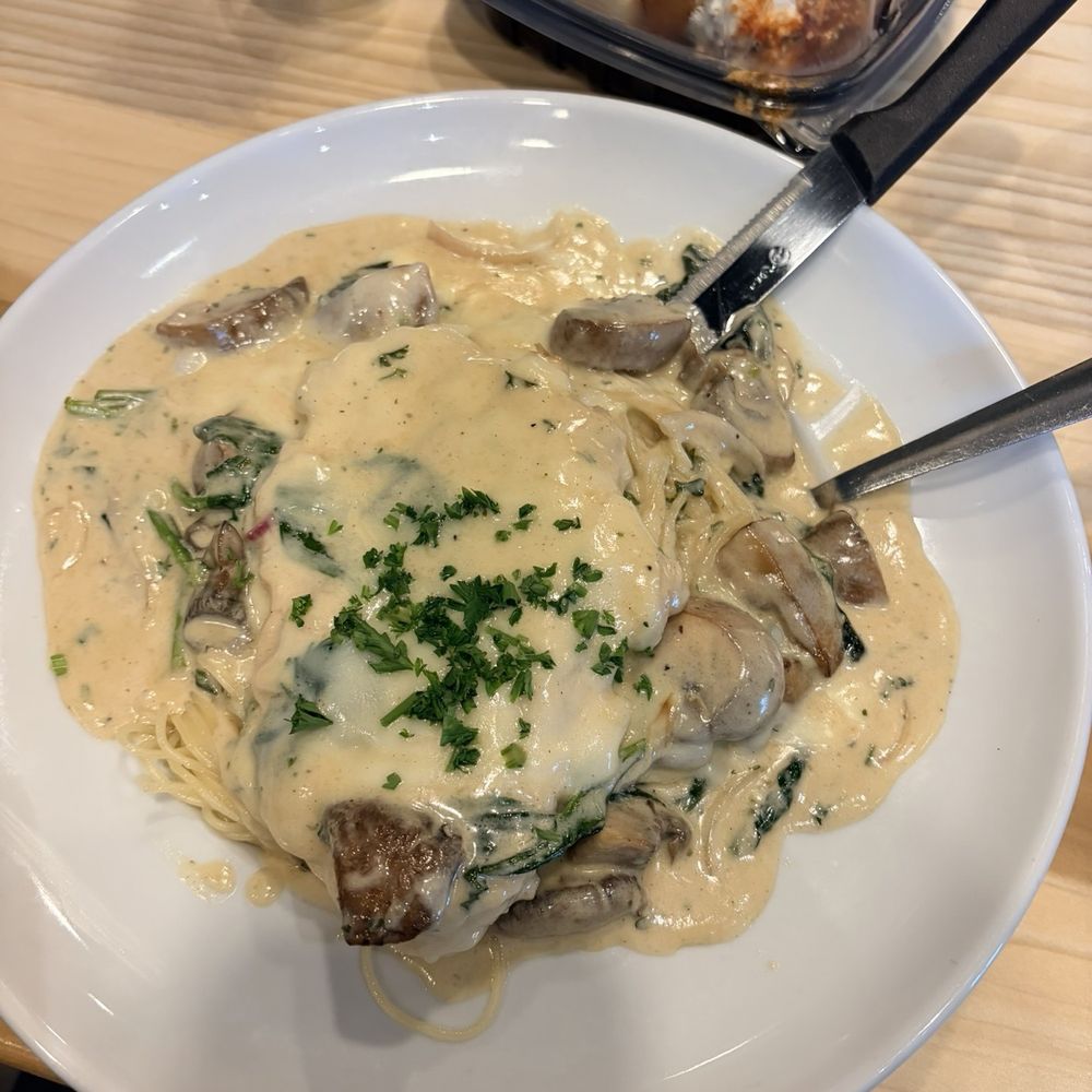 Pasta E Basta - Chicken Dijon Florentine - soooooooo good - Italian Near Me - Akron, Ohio Pasta E Basta - Chicken Dijon Florentine - soooooooo good - Italian Near Me - Akron, Ohio