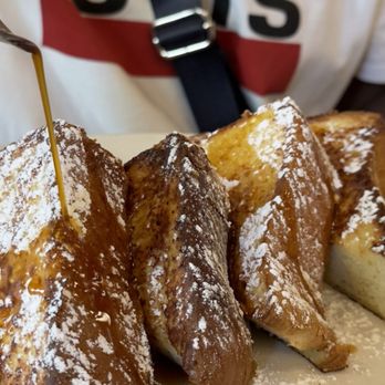 Jam Cafe on Beatty - French Toast with Powdered sugar - Breakfast & Brunch Near Me - Vancouver, British Columbia Jam Cafe on Beatty - French Toast with Powdered sugar - Breakfast & Brunch Near Me - Vancouver, British Columbia