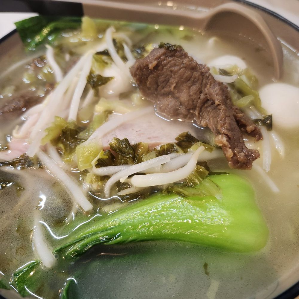 Hungry Dumpling House - Pickled Mustard Green Rice Noodle Soup - Chinese Near Me - Portland, Oregon Hungry Dumpling House - Pickled Mustard Green Rice Noodle Soup - Chinese Near Me - Portland, Oregon