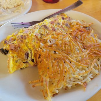 Big Daddy Ross's Cafe - Big rossy omelette with hash browns - Breakfast & Brunch Near Me - Bay Point, California Big Daddy Ross's Cafe - Big rossy omelette with hash browns - Breakfast & Brunch Near Me - Bay Point, California
