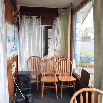 Zach's Bistro - a view of a dining room - New American Near Me - Newport, Oregon