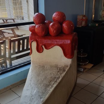 Eli's Cheesecake - Big Display Of A Cheesecake - Desserts Near Me - Chicago, Illinois Eli's Cheesecake - Big Display Of A Cheesecake - Desserts Near Me - Chicago, Illinois