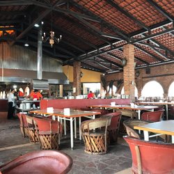 La Laja - Giant outdoor restaurant