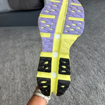On Store - Shoe Stores Near Me - Newport Beach, California