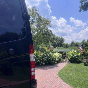 Golden Limousine - Wine Tours Near Me - Stanardsville, Virginia Golden Limousine - Wine Tours Near Me - Stanardsville, Virginia