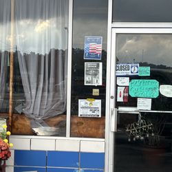 People's Choice - Says it's open 7 am to 7 pm... not today. It's Monday and the Yelp info must be wrong.  Oh well
