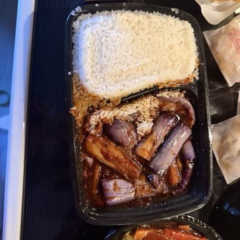 Shanghai Lounge - Lunch spicy V8. Eggplant w. Hot Garlic Sauce 鱼香茄子 - Asian Fusion Near Me - Washington, DC, District of Columbia