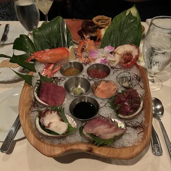 Michel's At The Colony Surf - Iced Harvest of the Sea - French Near Me - Honolulu, Hawaii