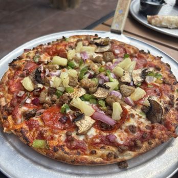 Pizza Place - Supreme - Pizza Near Me - Tropic, Utah