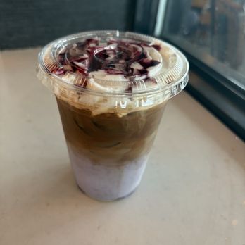 Maple & Hash - Blueberry muffin iced latte VERY - Breakfast & Brunch Near Me - Hampshire, Illinois