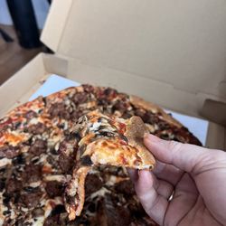 Two Jacks Pizza - Soggy/soft/wilty thin crust